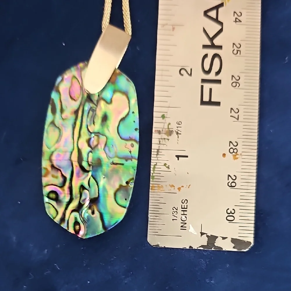 Kendra Scott Abalone Shell Necklace with Gold Chain - Picture 3 of 3